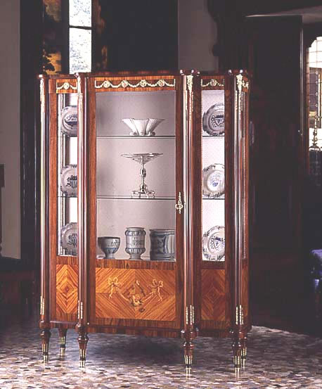 Ampliar Cristaleira Classico 40 no site da Marcenaria Martins Móvel Cristaleira Classico 40