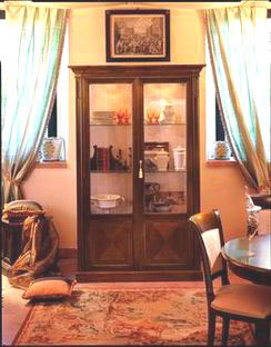 Ampliar Cristaleira Classico 53 no site da Marcenaria Martins Móvel Cristaleira Classico 53