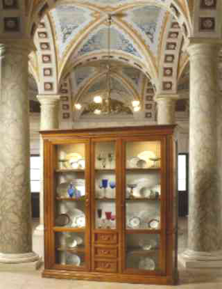 Ampliar Cristaleira Classico 95 no site da Marcenaria Martins Móvel Cristaleira Classico 95